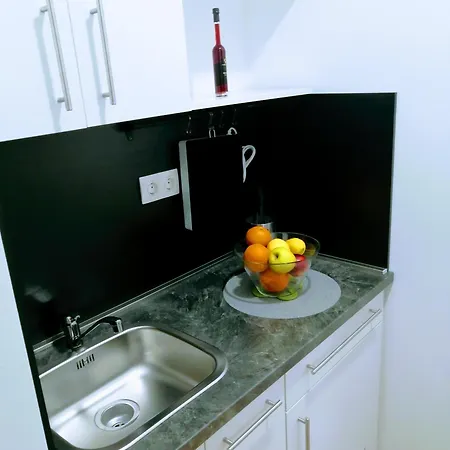 Center - Studio Apartment Pula