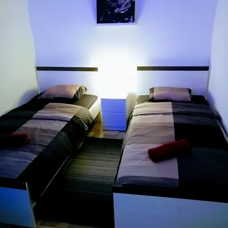 Center - Studio Apartment *