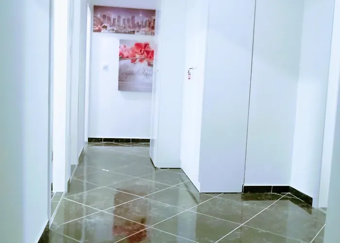 Center - Studio 아파트