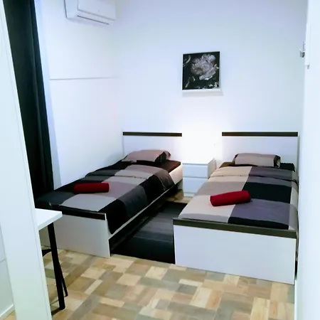 Center - Studio Apartment *
