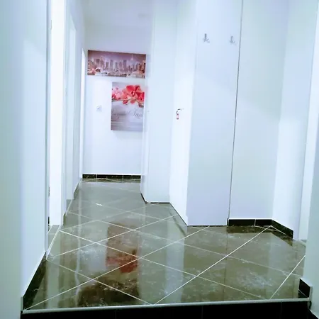 Center - Studio Apartment