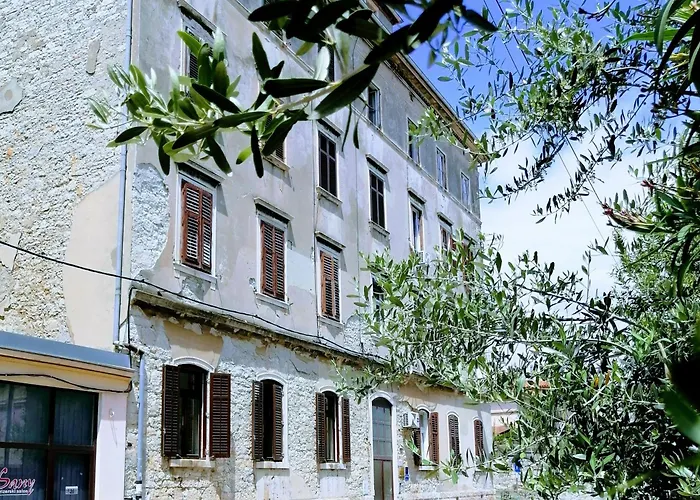 Center - Studio Daire Pula